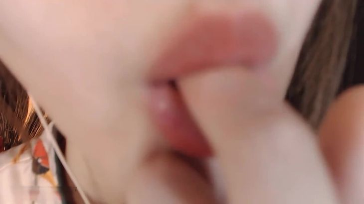 [虎牙小太阳贼大]ASMR舔吃手指