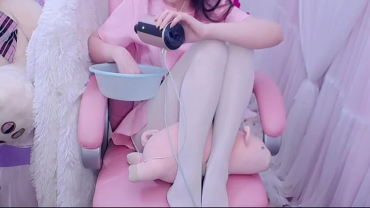 ASMR白丝水的声音 ASMR白丝水的声音