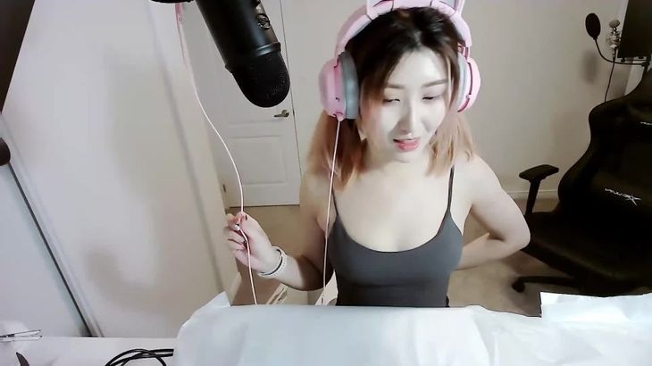 用PS5开箱练习ASMR吧 用PS5开箱练习ASMR吧