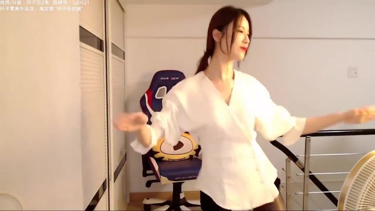 [轩子巨2兔]广场舞教学开始了，僵硬，太尬了