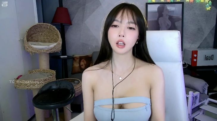 斗鱼大艺术嘉ASMR福利芦荟胶