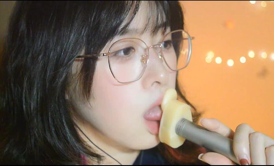 椰子ASMR 硅胶耳咬耳弹舌
