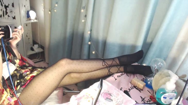 ASMR予可 黑丝袜吹耳喘息助眠哄睡