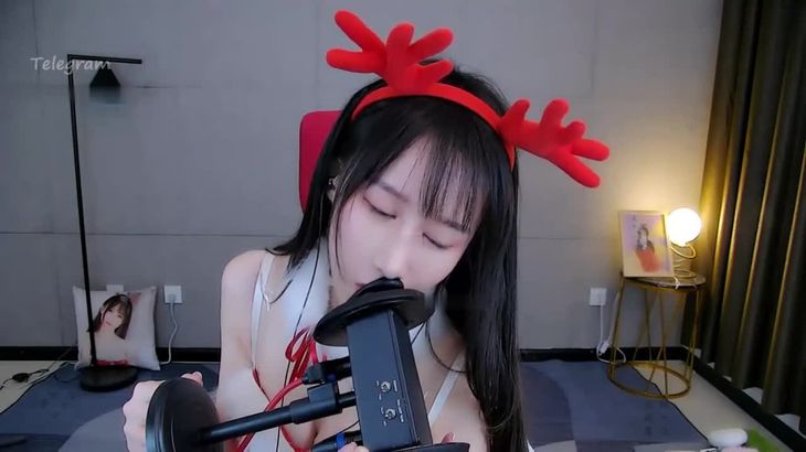 [阿稀稀大魔王]ASMR圣诞驯鹿装！白网袜！超近猛男视角