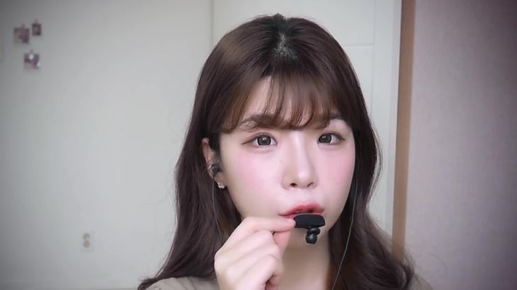 ASMR-왼-오-왔다갔다-속삭이는-수다│인이어마이크-위스퍼링│약간의-입소리-Whispering ASMR-왼-오-왔다갔다-속삭이는-수다│인이어마이크-위스퍼링│약간의-입소리-Whispering