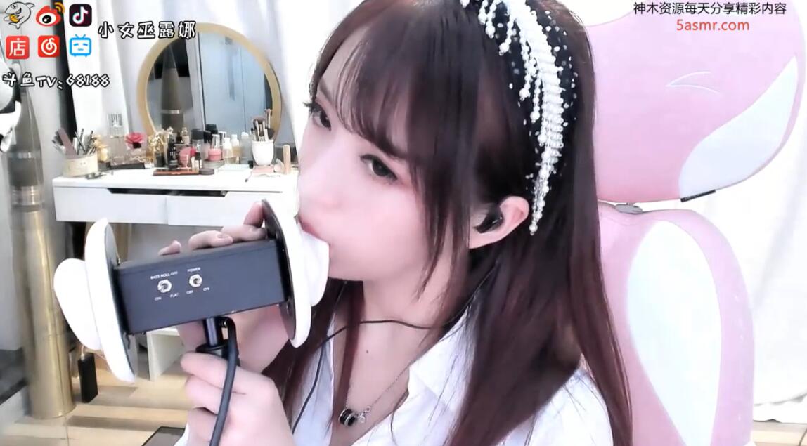 小女巫露娜ASMR舔耳口腔音助眠