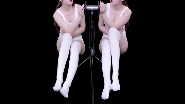 [晓晓小UP]ASMR双人舔耳大长腿